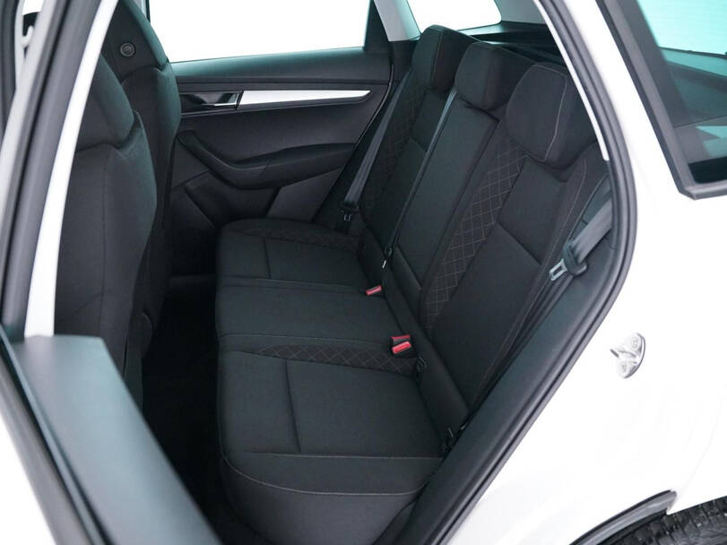 شكودا كاروك 2025 Interior 