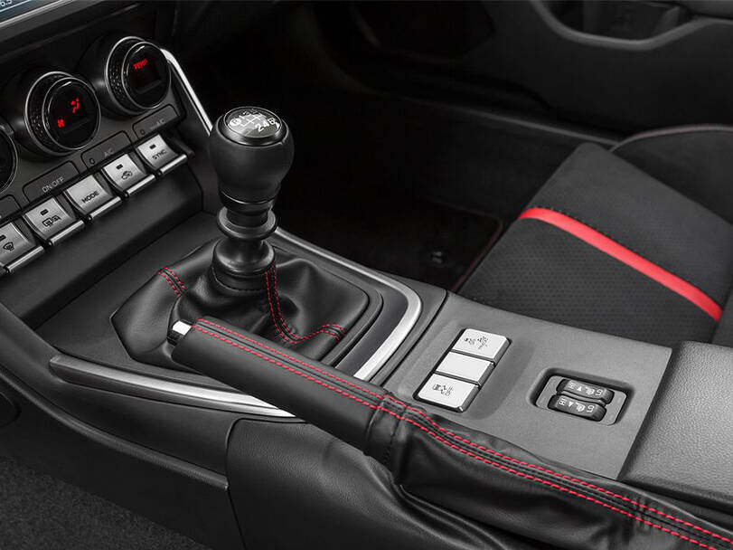 سوبارو بي آر زد Interior 