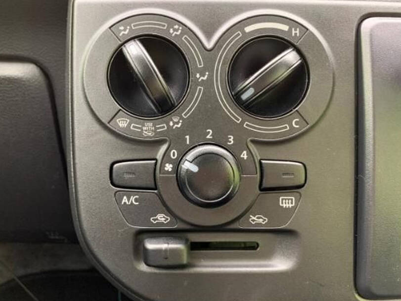 Suzuki Alto 8th (HA63S) Generation Interior 