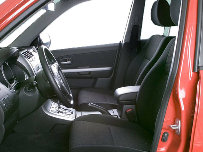  سوزوكي جراند فيتارا الجيل الثالث (JT) Interior 