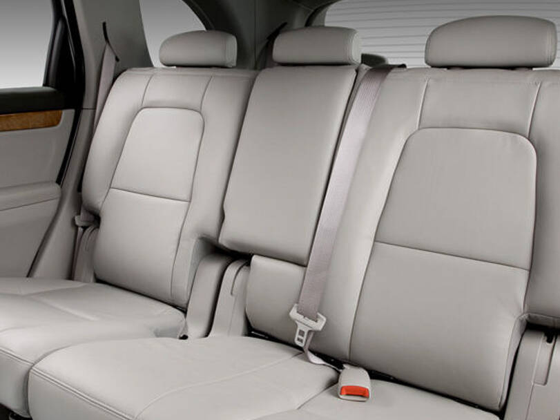  سوزوكي إكس إل ٧ Interior 