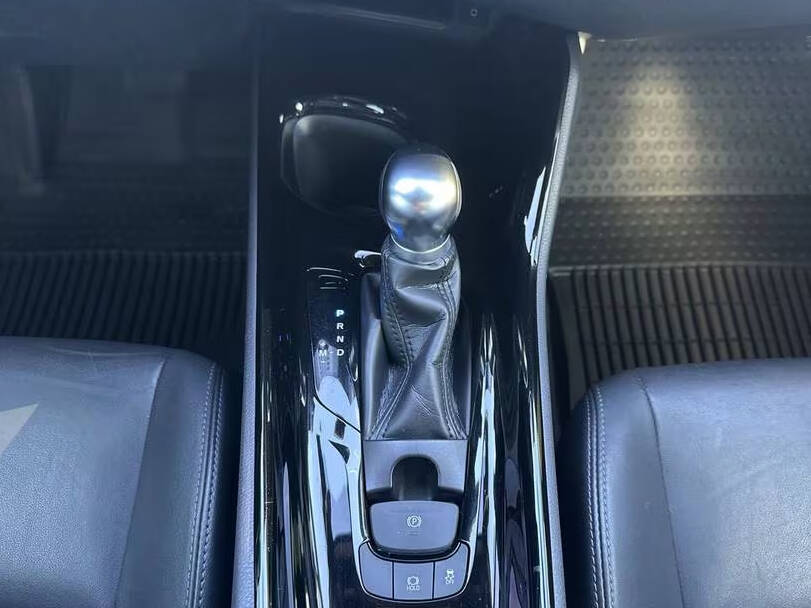 تويوتا سي-إتش آر الجيل الأول (AX10) Interior 