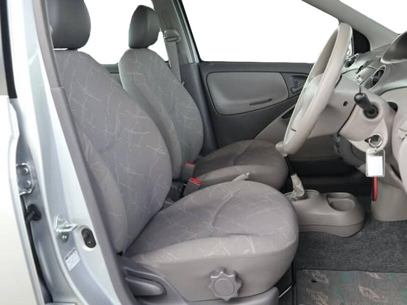 تويوتا إيكو Interior 