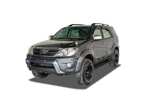 تويوتا فورتشنر الجيل الأول (AN50)