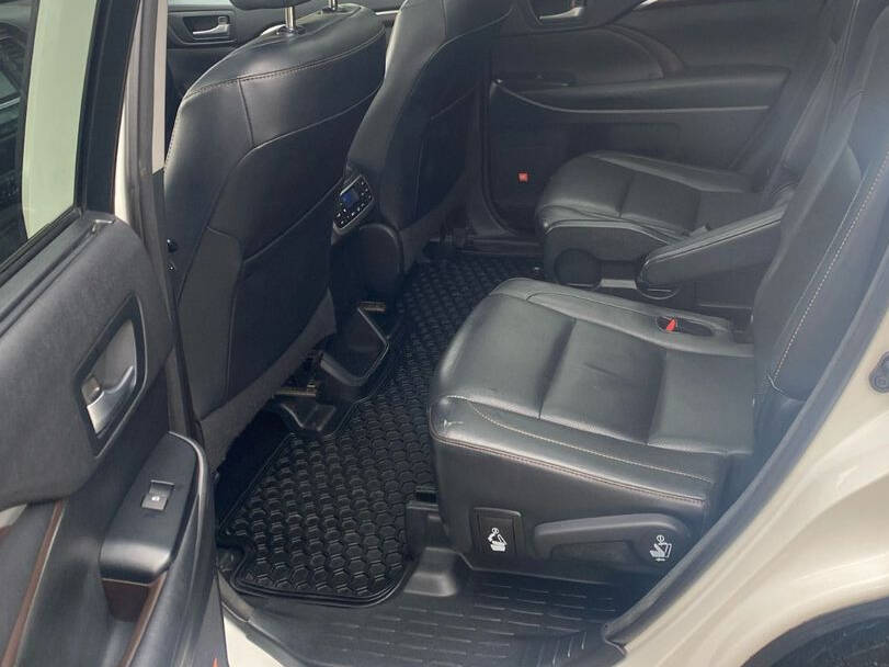 تويوتا هايلاندر الجيل الثالث (XU50) Interior 