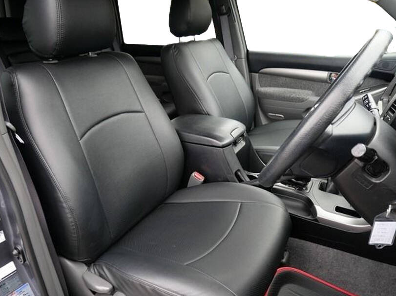 تويوتا لاند كروزر برادو الجيل الثالث (J120) Interior 