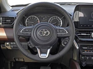 تويوتا أوربان كروزر الداخلية 