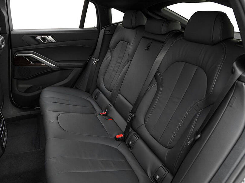 بي ام دبليو إكس ٦ 2025 Interior 