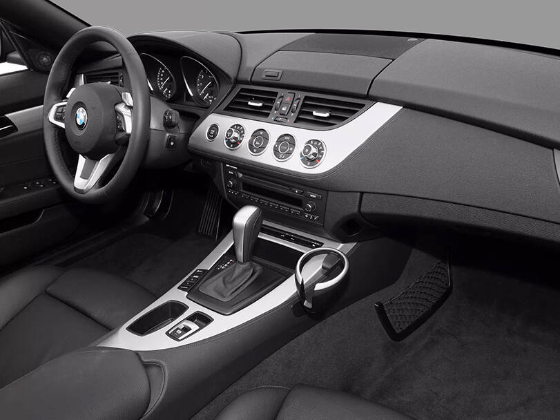 بي ام دبليو زد ٤ الجيل الثاني (E89) Interior 
