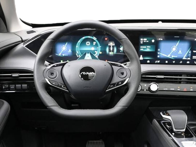 دونغ فينغ ضخم الداخلية 