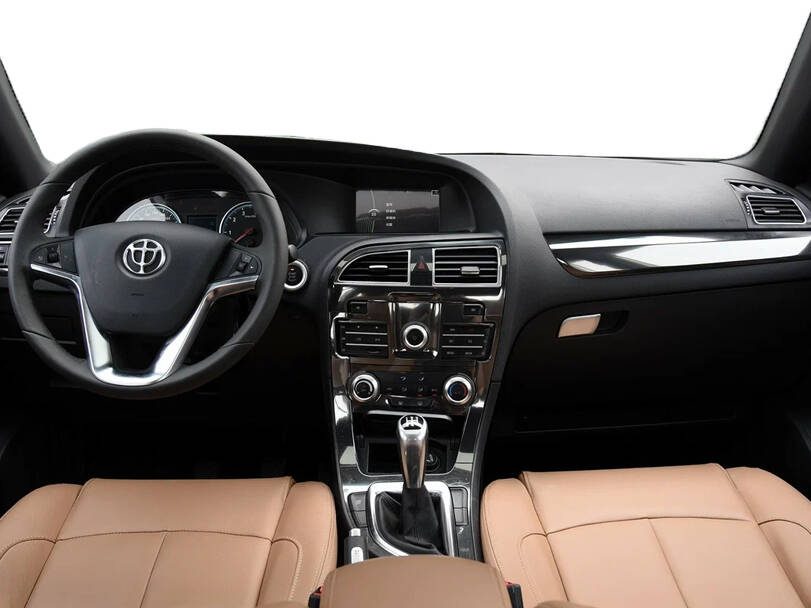 Brilliance V5 Interior 