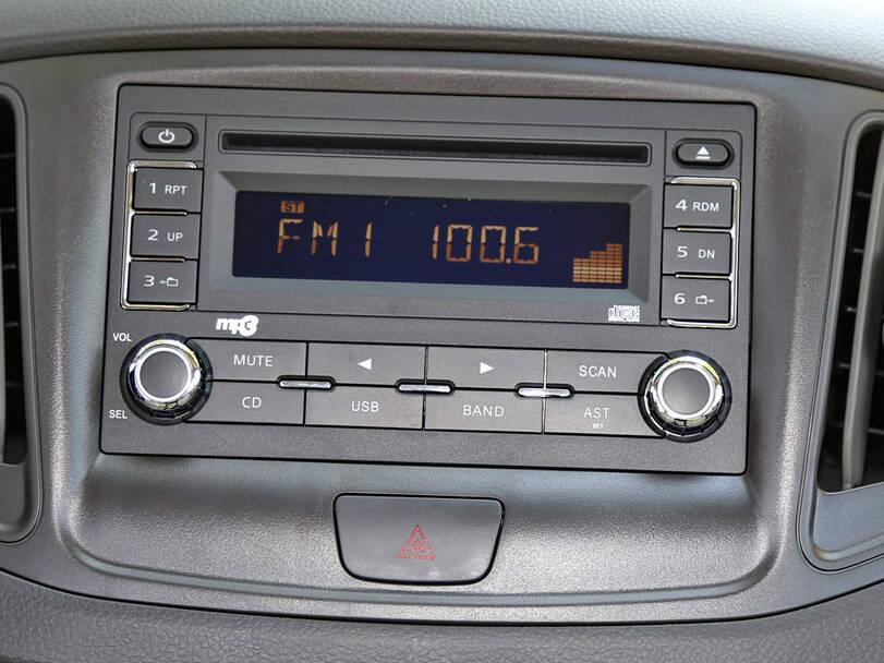 شيري إنفي Interior 