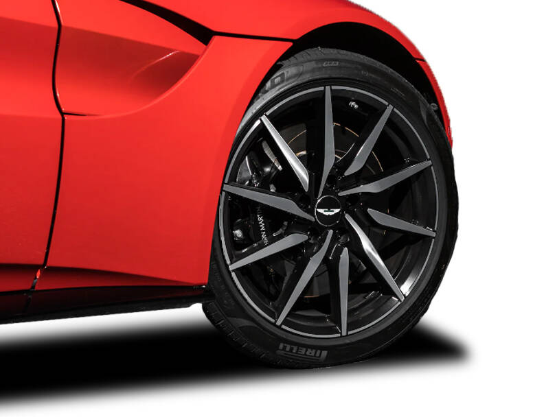 أستون مارتن  فانتاج 2025 Exterior 