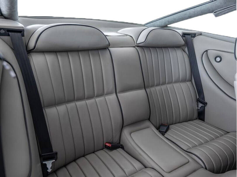 أستون مارتن فيراج الجيل الأول Interior 
