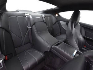 أستون مارتن فيراج الداخلية 