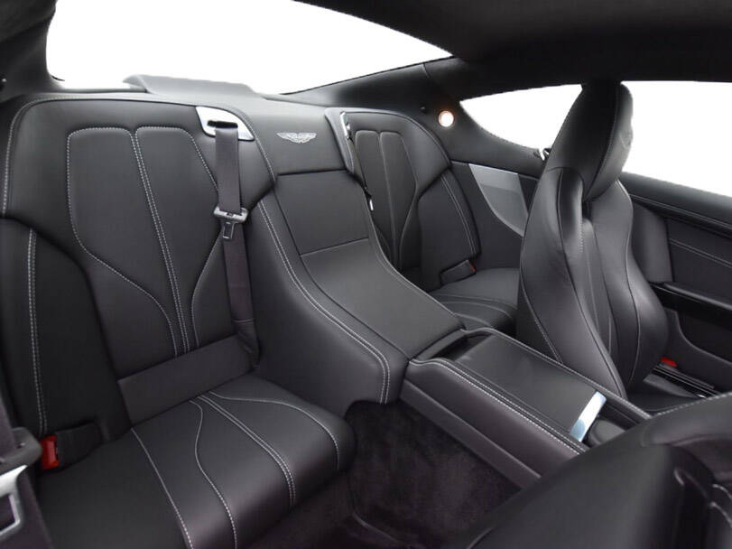 أستون مارتن فيراج Interior 