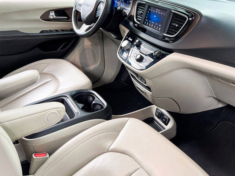 كرايسلر جراند فوياجر 2025 Interior 