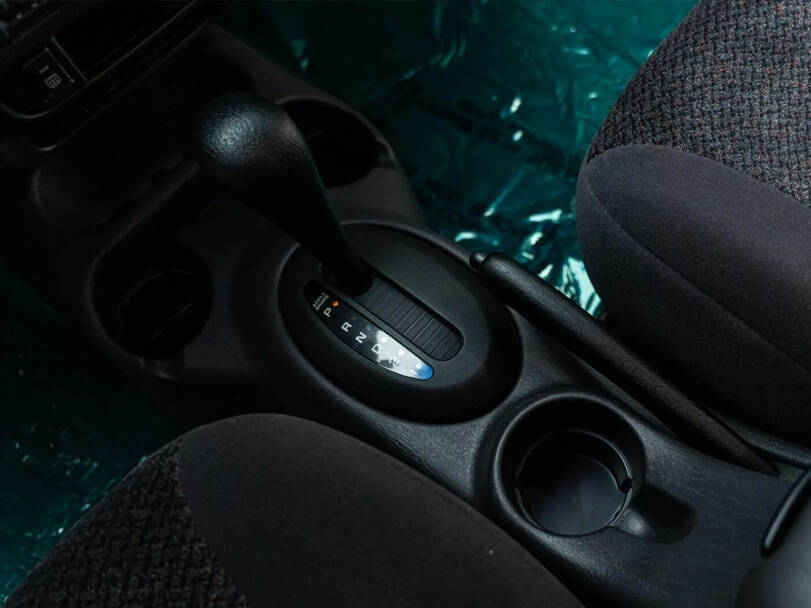 كرايسلر نيون Interior 