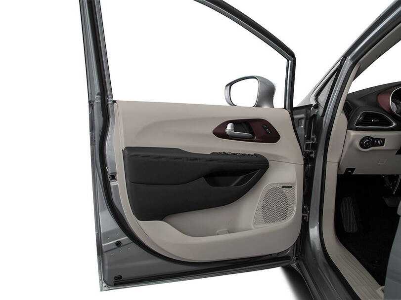 كرايسلر باسيفيكا Interior 
