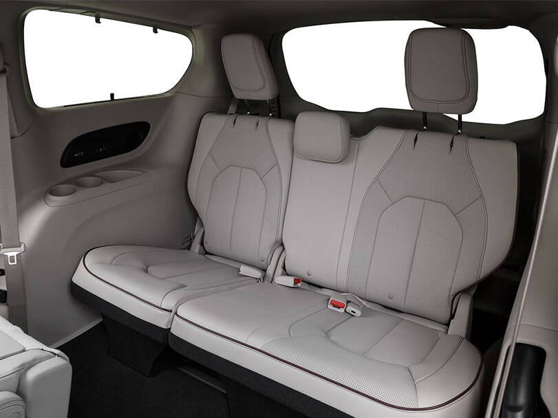 كرايسلر باسيفيكا Interior 