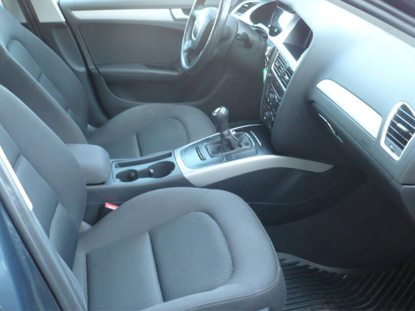 أودي إيه ٤ الجيل الثالث Interior 