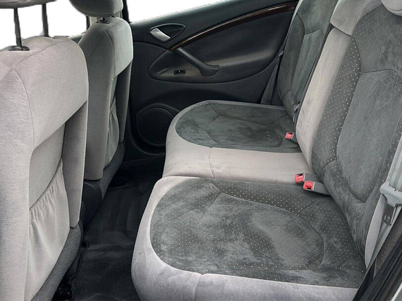 سيتروين سي ٥ الجيل الأول Interior 