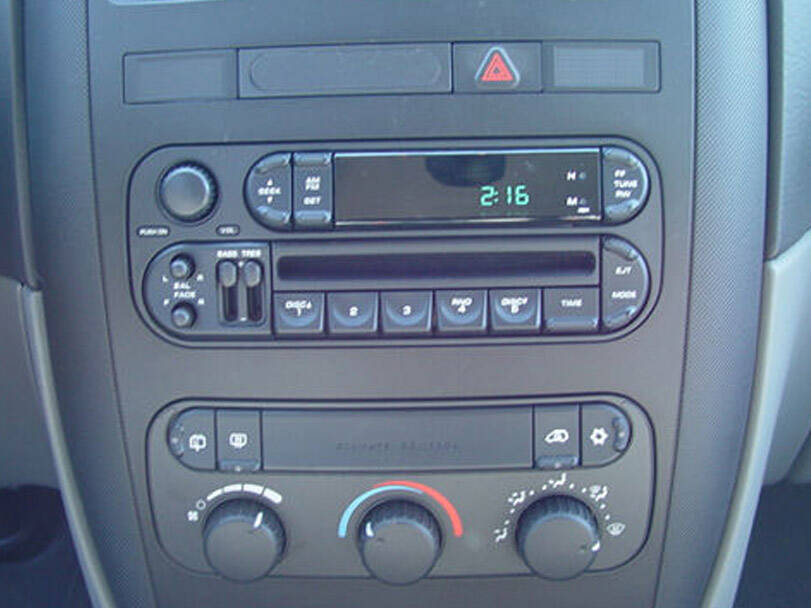 دودج جراند كارافان الجيل الرابع Interior 