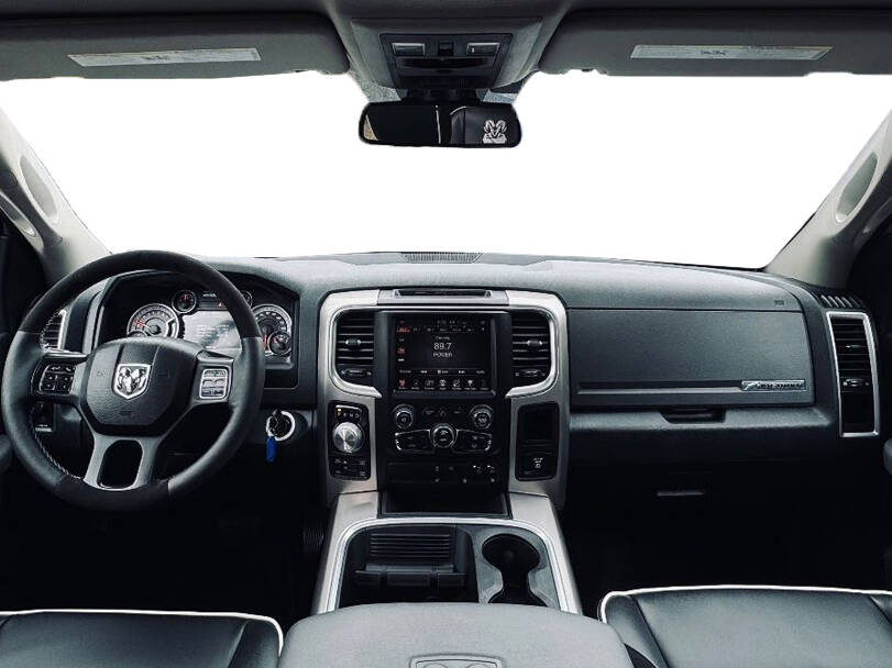 دودج رام Interior 