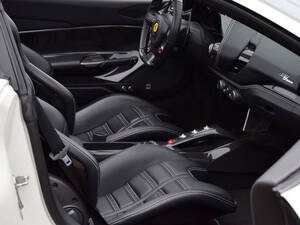 فيراري 488 سبايدر الداخلية 