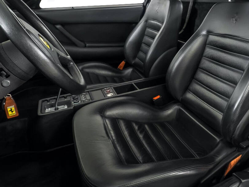 فيراري ٥١٢ إم Interior 