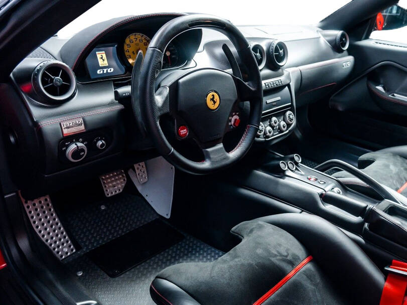 فيراري ٥٩٩ جي تي أو Interior 