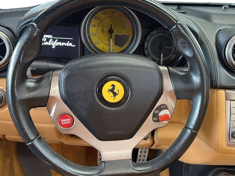 فيراري كاليفورنيا Interior 