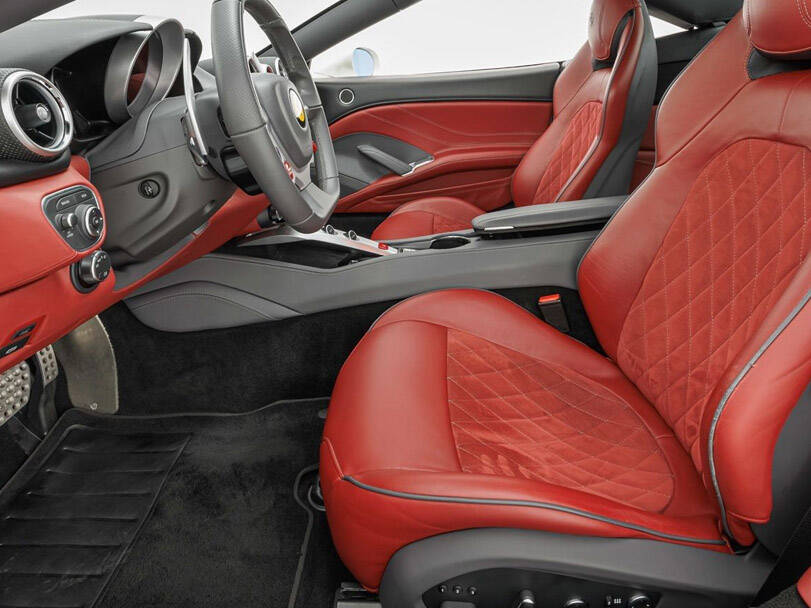 فيراري كاليفورنيا تي Interior 