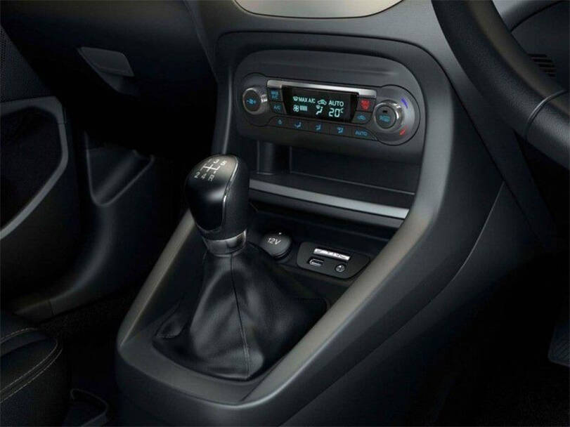 فورد فيغو Interior 