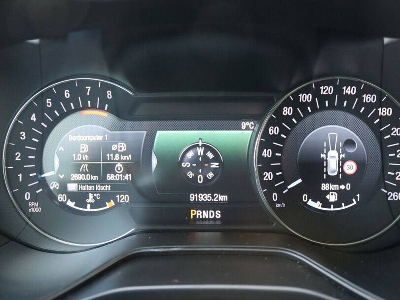 فورد مونديو الجيل الرابع Interior 