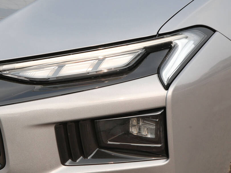فورد مونديو 2025 Exterior 
