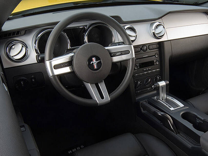 فورد موستانج Interior 