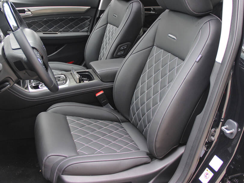 جي إيه سي جي إيه ٨ الجيل الأول Interior 