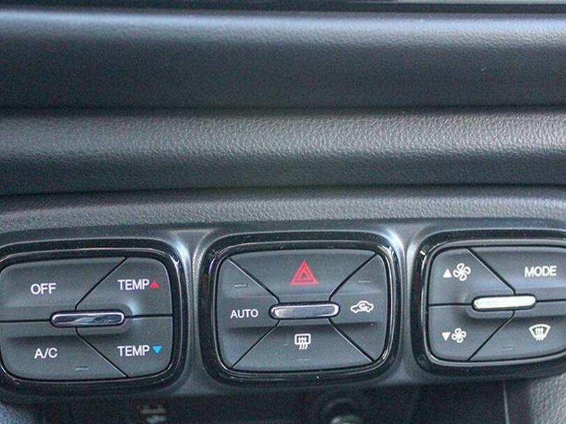 جي إيه سي جي إي ٣ إي في Interior 