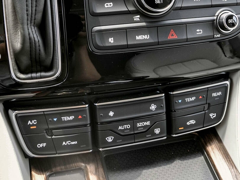 جي إيه سي M8 الجيل الأول Interior 