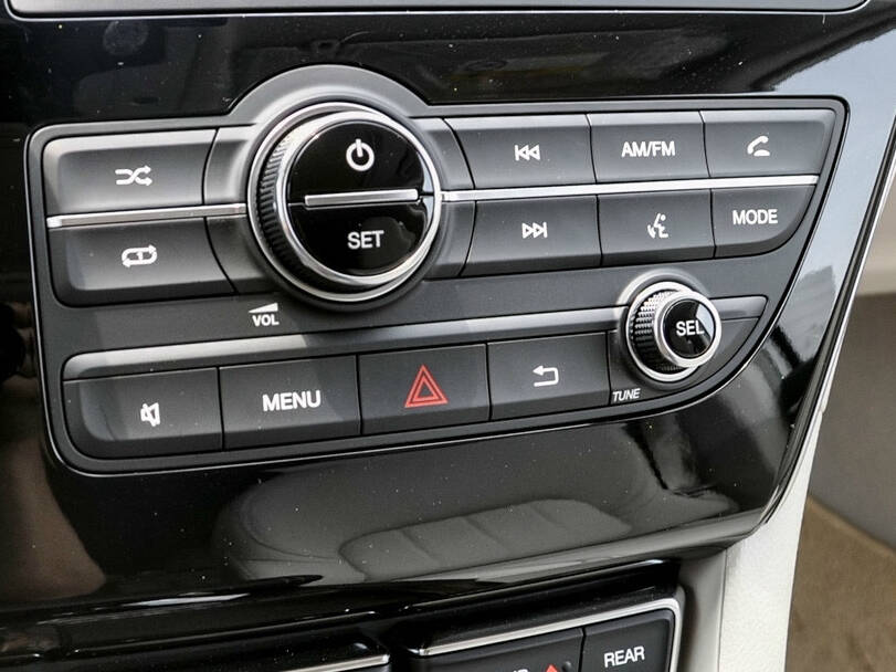 جي إيه سي M8 الجيل الأول Interior 