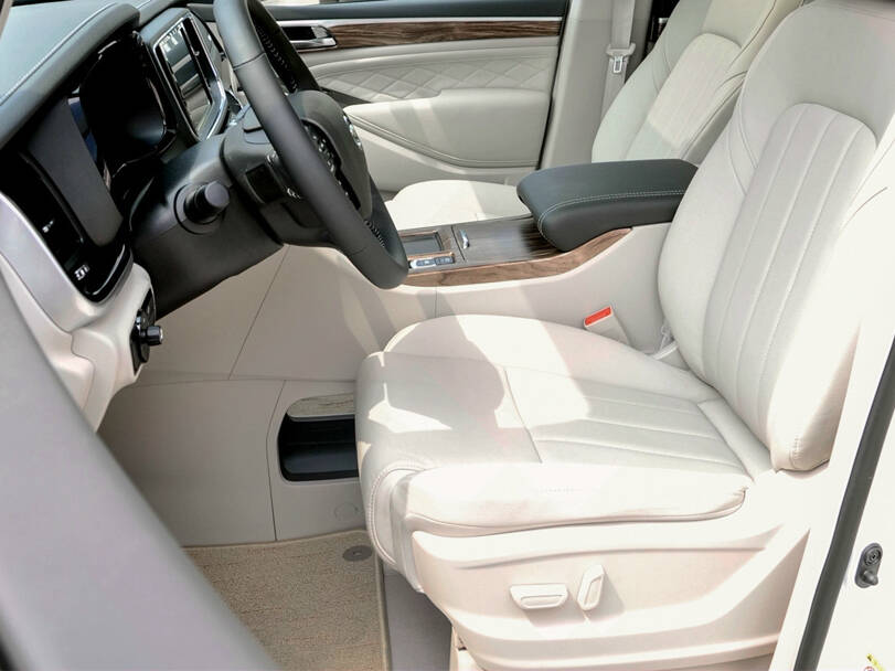 جي إيه سي M8 الجيل الأول Interior 