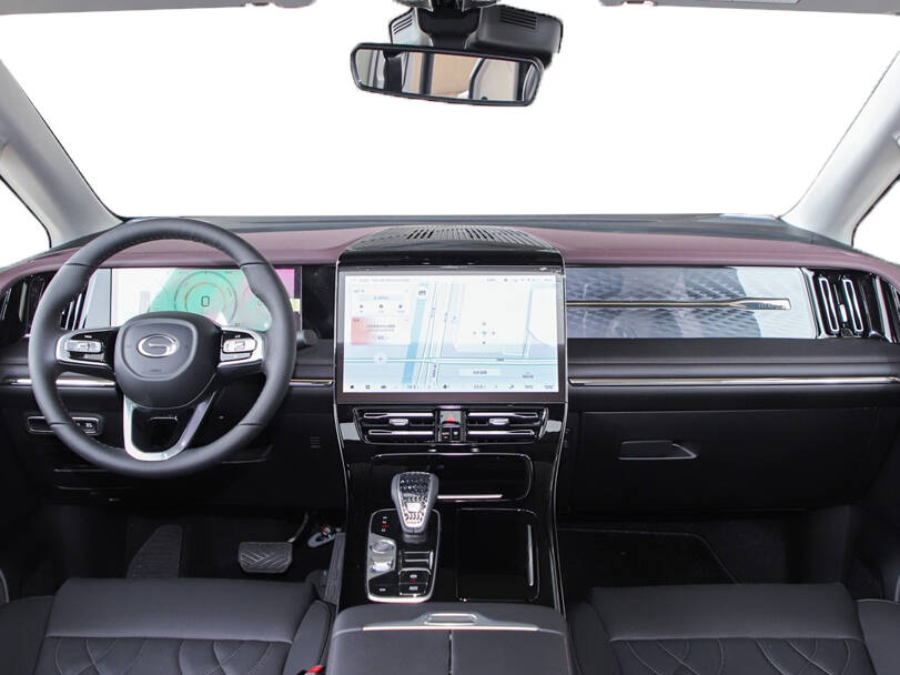 جي إيه سي M8 Interior 