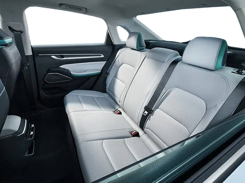 جيلي إي سي ٧ 2025 Interior 