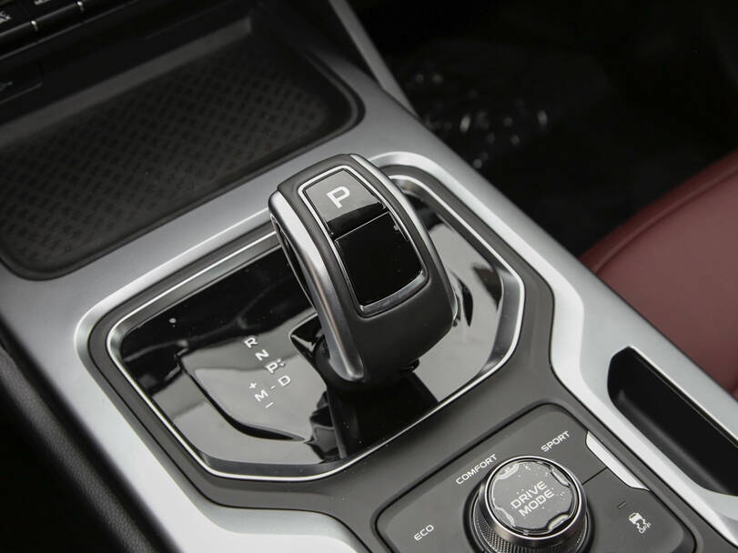 جيلي أوكافانغو 2025 Interior 