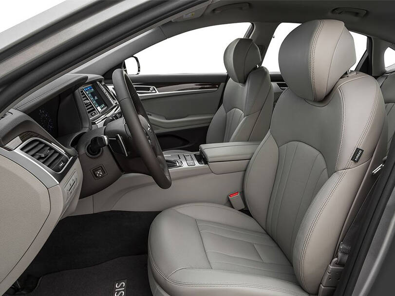 جينيسيس جي ٨٠ Interior 