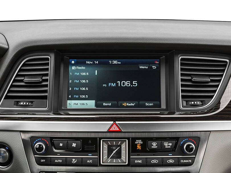 جينيسيس جي ٨٠ Interior 