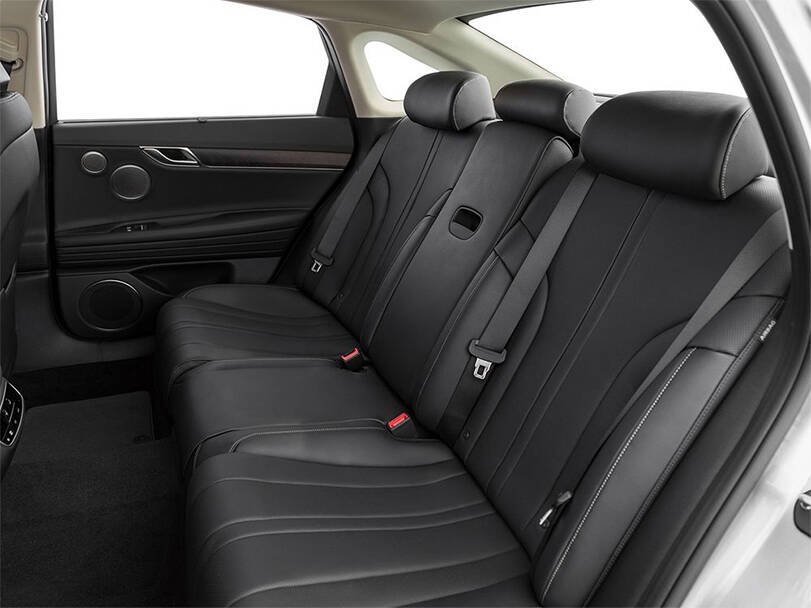 جينيسيس جي ٨٠ Interior 