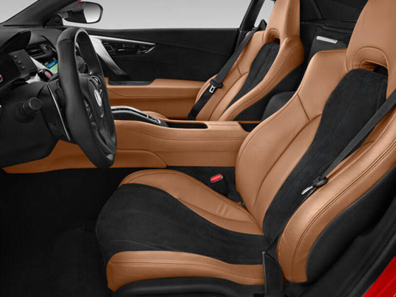 أكيورا إن إس إكس Interior 