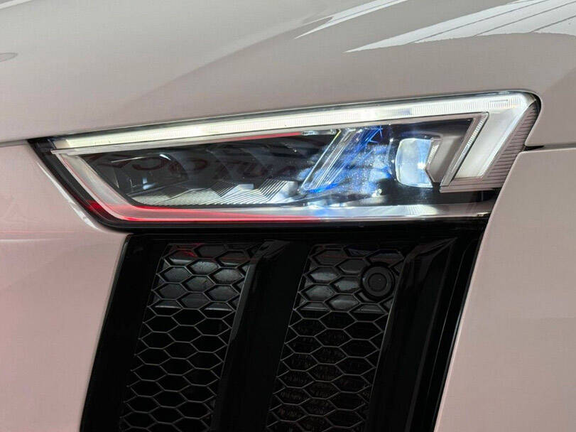 Audi R8 Exterior 